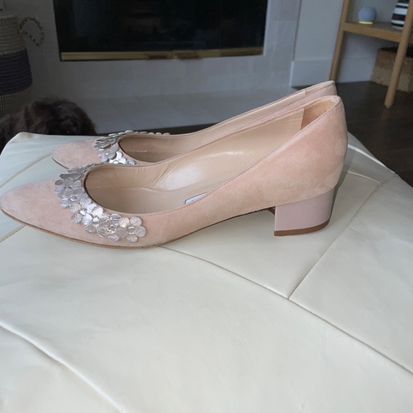 Manolo Blahnik Beige Suede Leather Metallic Flower Lista 30 Heels, Size 37 - Picture 2 of 10